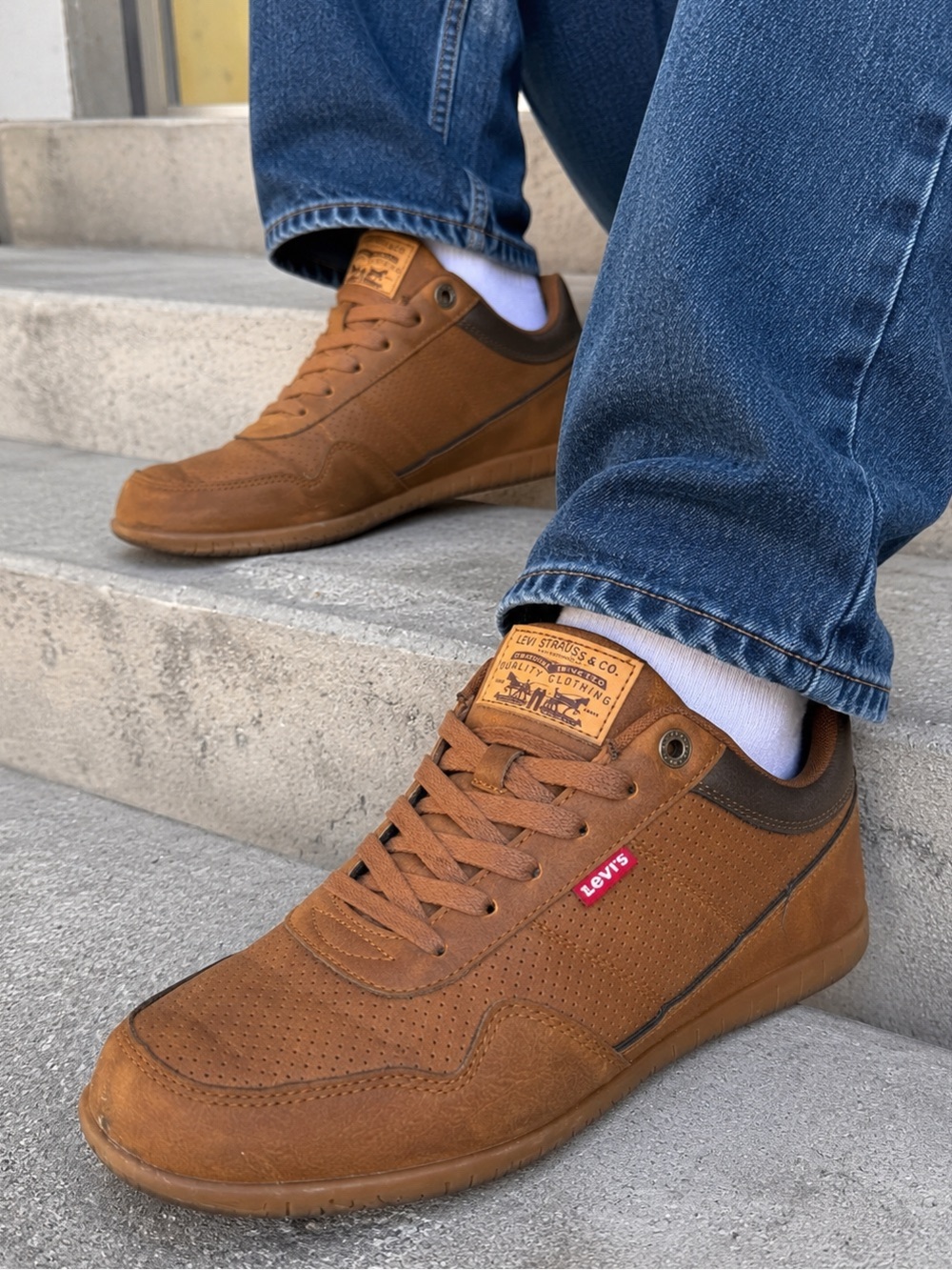 Levi’s Men’s Brown Perforated Low Top Sneakers Shoes Size 11